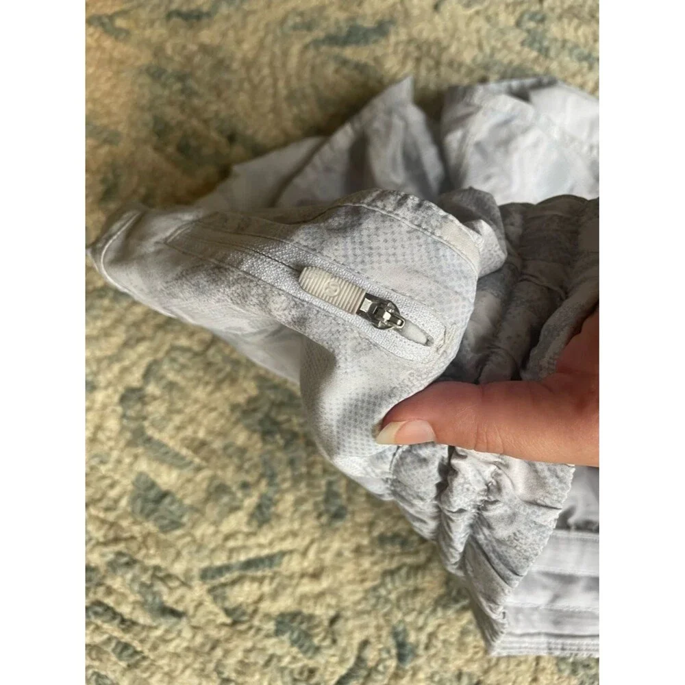 Lululemon Womens Tracker Short IV (4-way Stretch 4